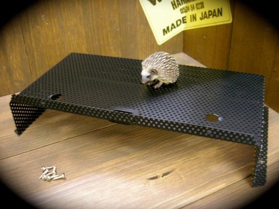 #300L ネズミ除け(大)ネジ付/Rat protection L 245wX130LX50H