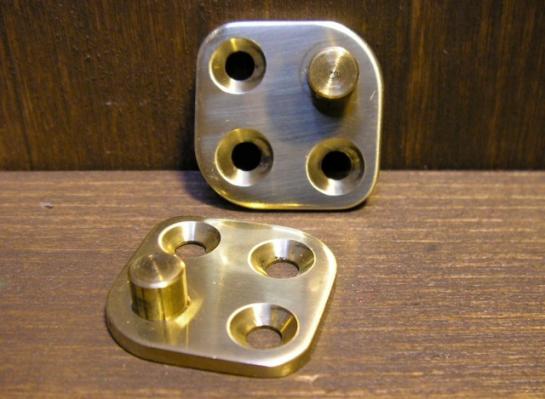 #331 GP鍵盤蓋回転金具(雄)/GP Fallboard pivot plate