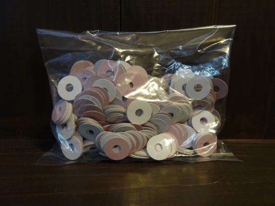 #B7-1000 紙パンチングB7(1.000枚入)/Paper punching(1.000pcs)  0.3tX12Φ 白/ピンク